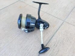 MOULINET MER MITCHELL 316 . COMPLET . PARFAIT ETAT DE FONCTIONNEMENT . PETIT PRIX .