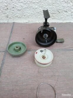 MOULINET COLLECTOR TRES RARE . LUXOR RELAX CAPOTE EN PARFAIT ETAT DE FONCTIONNEMENT . -Pêche Expert 00004 MOULINET COLLECTOR TRES RARE . LUXOR RELAX CAPOTE EN PARFAIT ETAT DE FONCTIONNEMENT