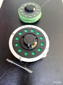 MOULINET MOUCHE AUTOMATIC MITCHELL 710 AVEC SES DEUX BOBINES . PARFAIT ETAT . PETIT PRIX . -Pêche Expert 00005 MOULINET MOUCHE AUTOMATIC MITCHELL 710 AVEC SES DEUX BOBINES . PARFAIT ETAT . PETIT PRIX