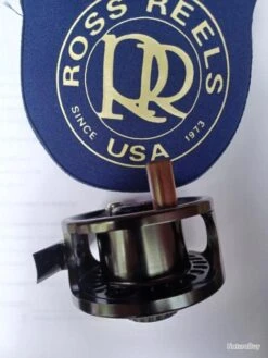 Moulinet Mouche ROSS CANYON N°1 (made In USA).Jamais Servi. Noir Anodisé. Large Arbor. Soie 0 à 3. 17 Moulinet Mouche ROSS CANYON N°1 (made In USA).Jamais Servi. Noir Anodisé. Large Arbor. Soie 0 à 3. -Pêche Expert 00033 Moulinet mouche ROSS CANYON N 1 made in USA .Jamais servi. Noir anodise. Large arbor. Soie 0 a 3